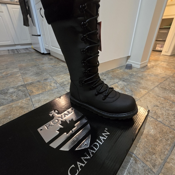 Women's Black Winter Boots - Picture 4 of 6